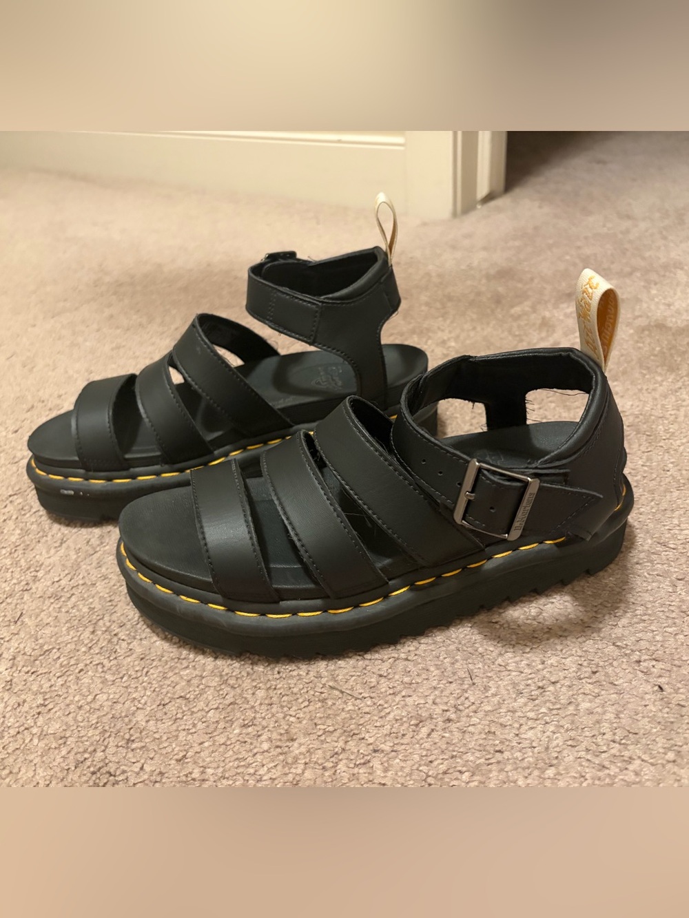 🐞 DR MARTENS - Black Sandal Shoes - Size 8